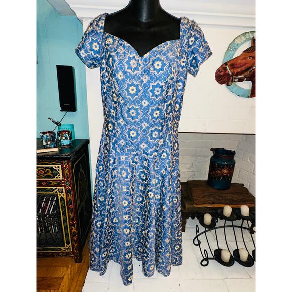 OUTSTANDING VINTAGE BLUE CUSTOM BEJEWELED EMBROIDERED SWEETHEART DRESS - Picture 1 of 11
